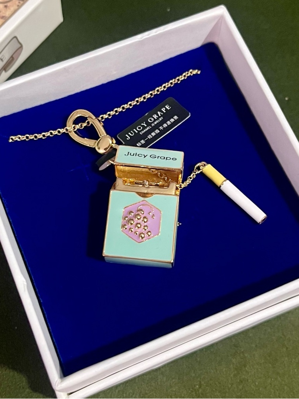 Juicy Grape Cigaratte Box Charm / Pendant with Opening Mechanism - Picture 2 of 15